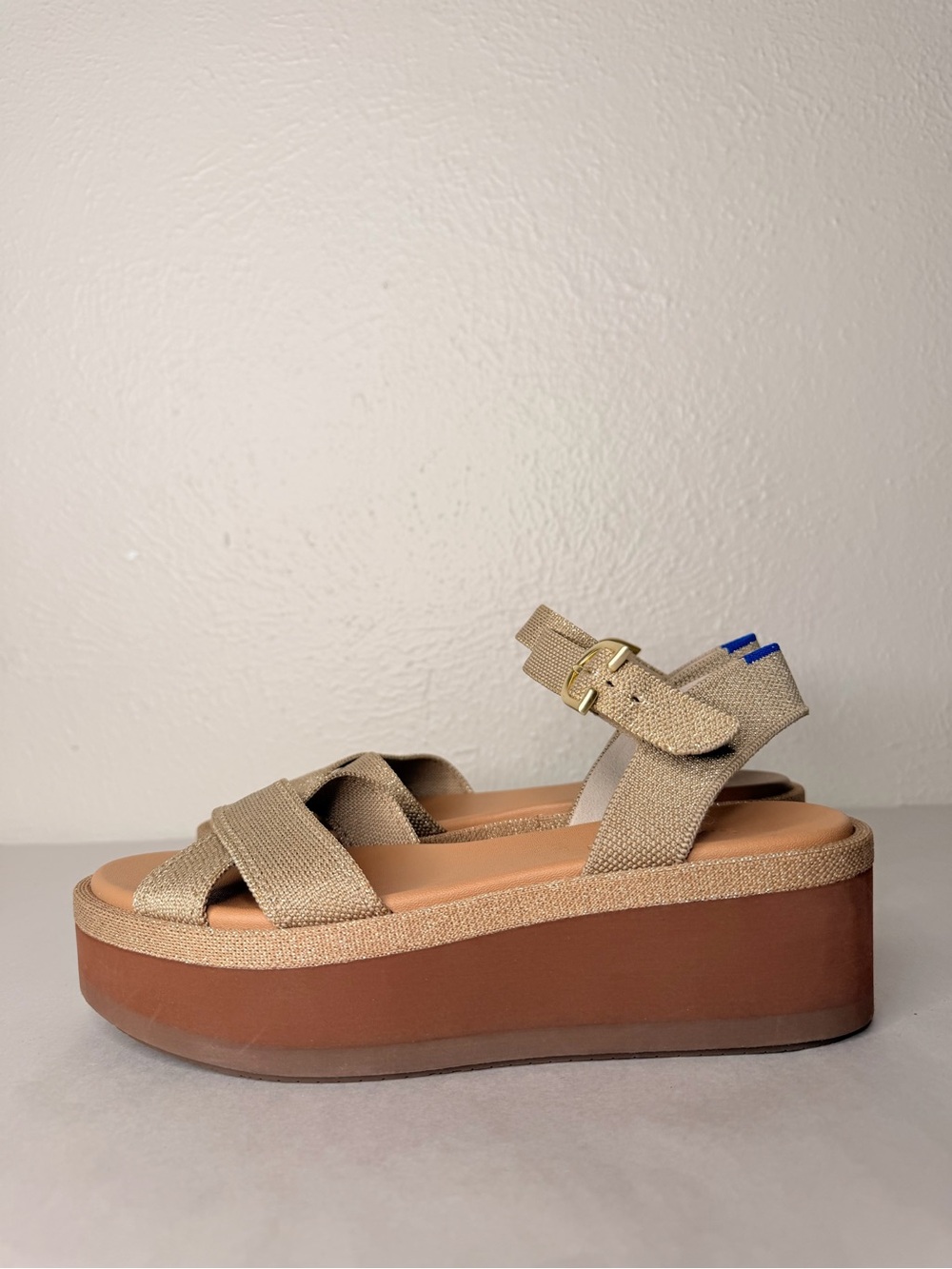 NWT Rothy’s Criss Cross wedge platform shoe metallic gold - Picture 4 of 8